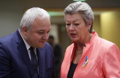 UE deschide ușa către spațiul Schengen către Croația, dar va rămâne închisă pentru Bulgaria și România