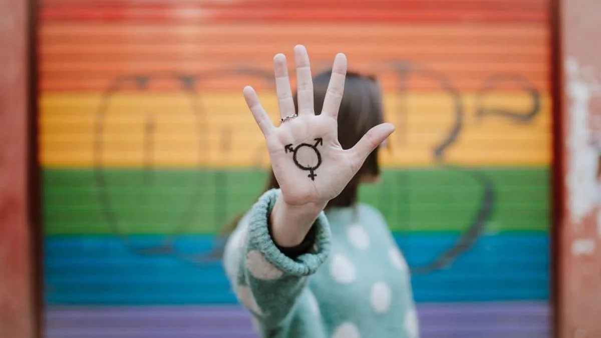 Bruxelles propune ca copiii cuplurilor LGTBI să fie recunoscuți în întreaga UE