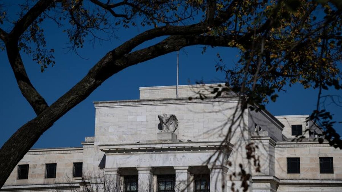 Investitorii se grăbesc din fondurile de acțiuni pentru a încheia un an dificil