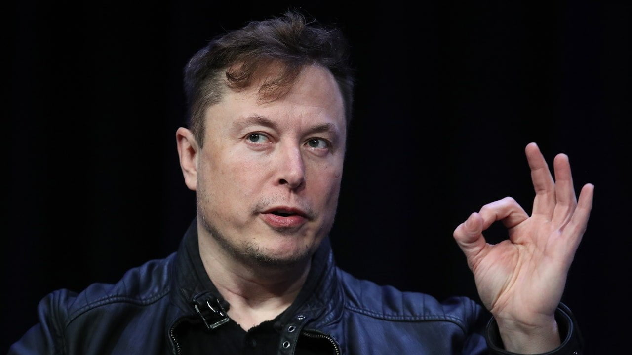 Angajamentul lui Elon Musk față de „libertatea de exprimare” nu se mai extinde la contul de Twitter care urmărește avionul său privat