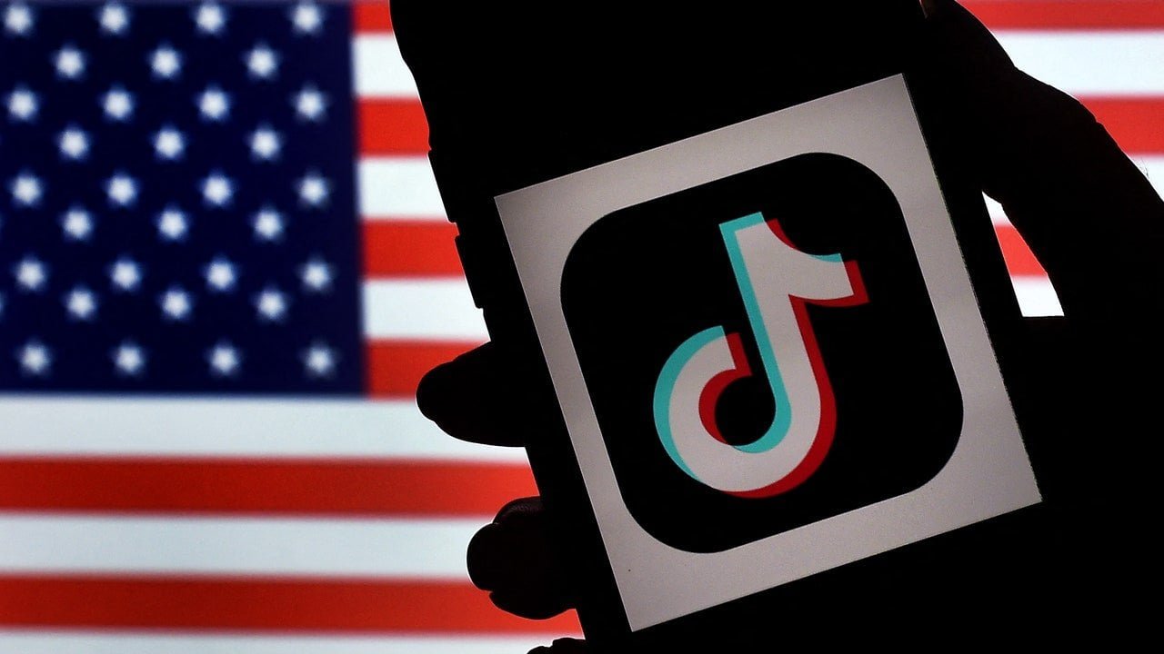 Camera Reprezentanților interzice TikTok pe telefoanele personalului