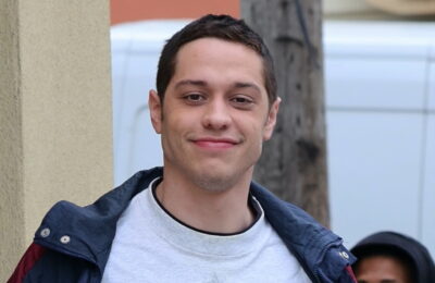 Pete Davidson participă la un alt eveniment sportiv împreună cu o altă femeie