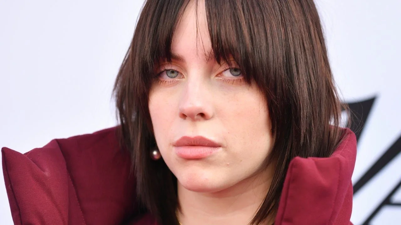 Billie Eilish a încercat tendința de căptușeală „Puppy” pentru petrecerea ei de naștere