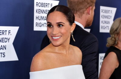 Avocatul lui Meghan Markle acuză palatul de un „război” împotriva ducesei
