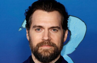 Henry Cavill nu mai este Superman: „A trecut rândul meu să mă îmbrac pelerina”