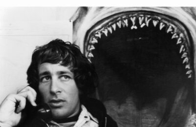 Steven Spielberg îi pare rău pentru rechini pentru că au dezlănțuit „Food Frenzy” cu „Jaws”
