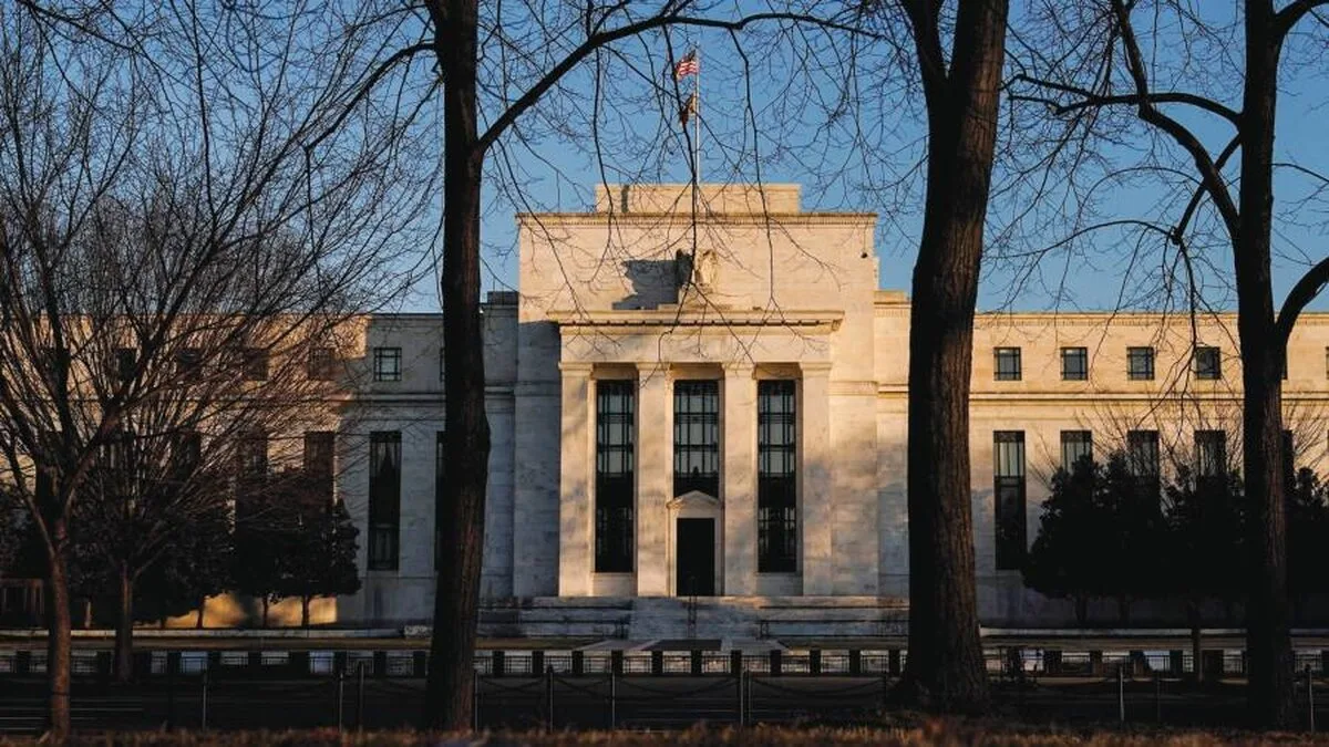 Acțiunile americane au scăzut după ce Fed a majorat ratele cu jumătate de punct procentual