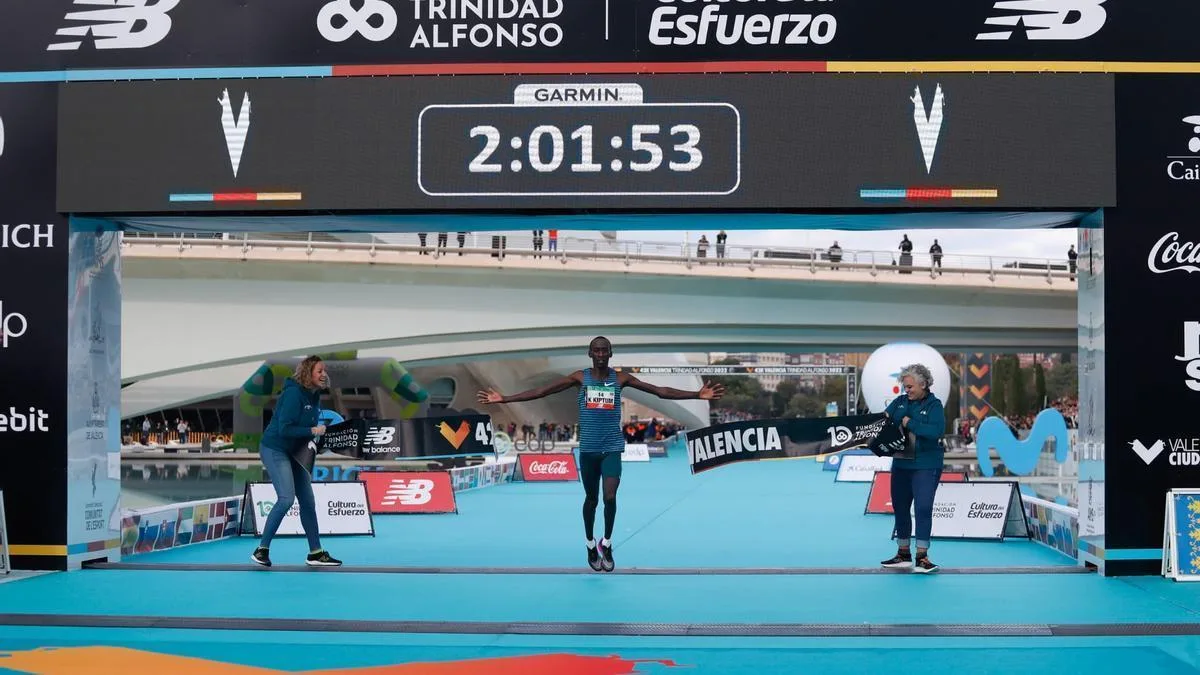 Kelvin Kiptum atinge a treia cea mai bună notă din istoria maratonului de la Valencia