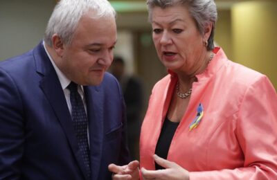 UE deschide ușa către spațiul Schengen către Croația, dar va rămâne închisă pentru Bulgaria și România