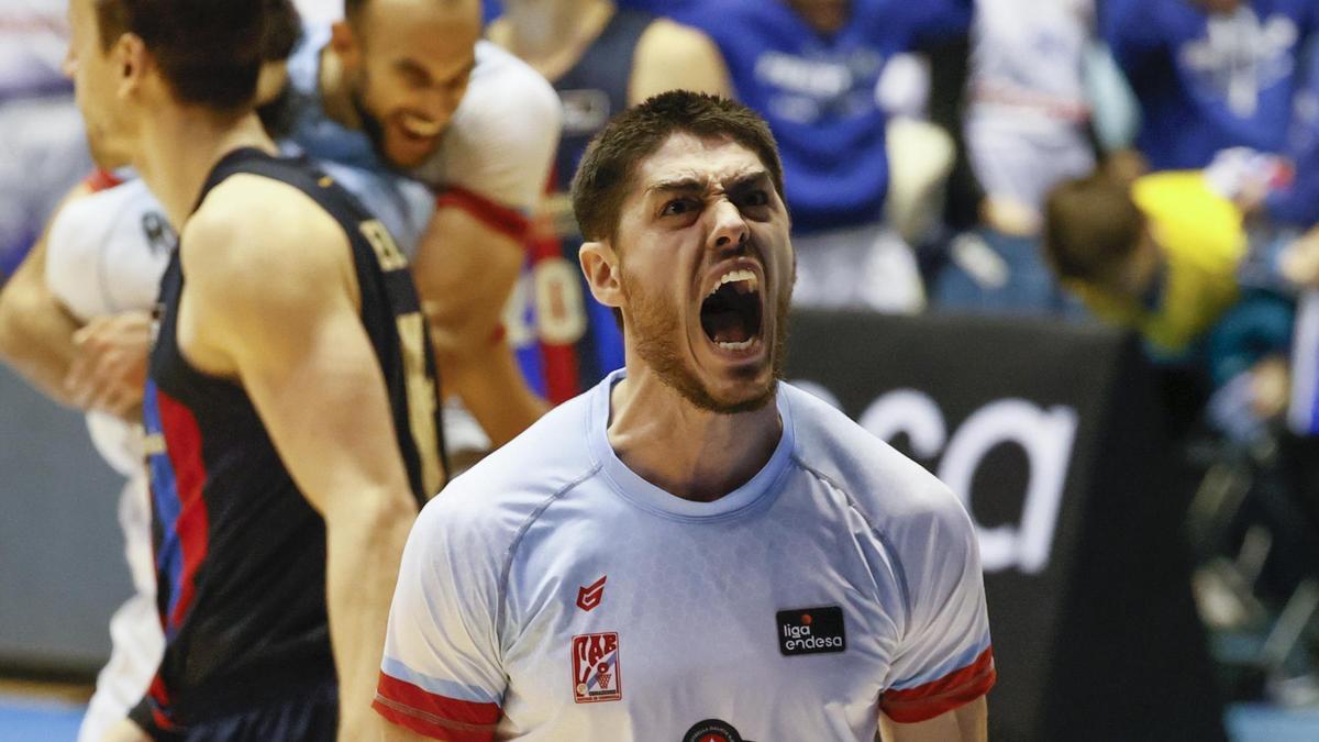 Obradoiro – Barcelona   Obradoiro realizează machada și dă jos Barça
