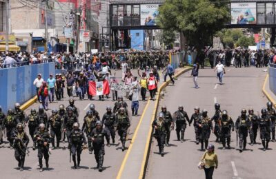 Peru   Guvernul Peru declară stare de urgență pentru 30 de zile pentru a opri protestele