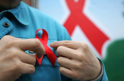 HIV: care este noua terapie CaRLA pe care o urmează și Jonathan Bazzi