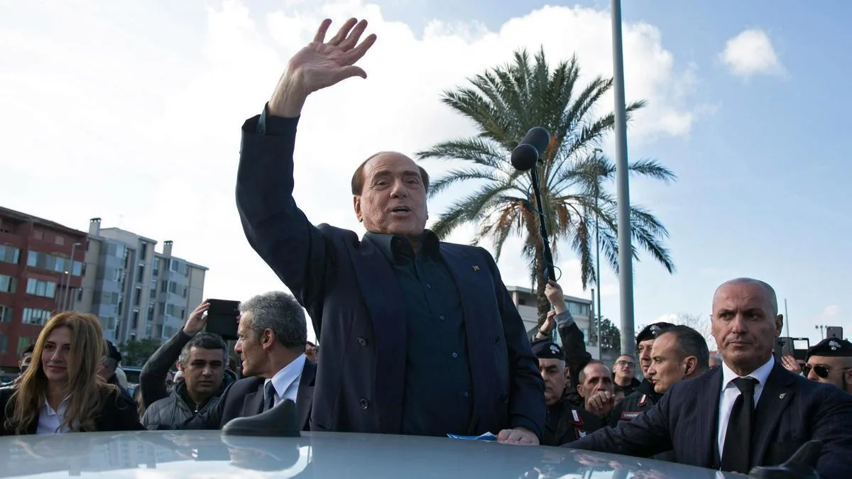 Berlusconi le promite fotbaliștilor de la Monza „un autobuz de prostituate” dacă vor învinge un mare din Serie A