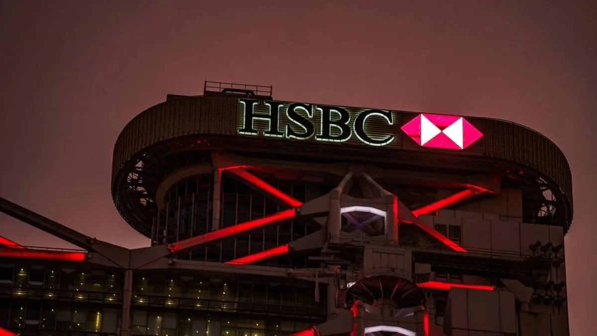 HSBC va opri finanțarea de noi proiecte de petrol și gaze după reacții adverse