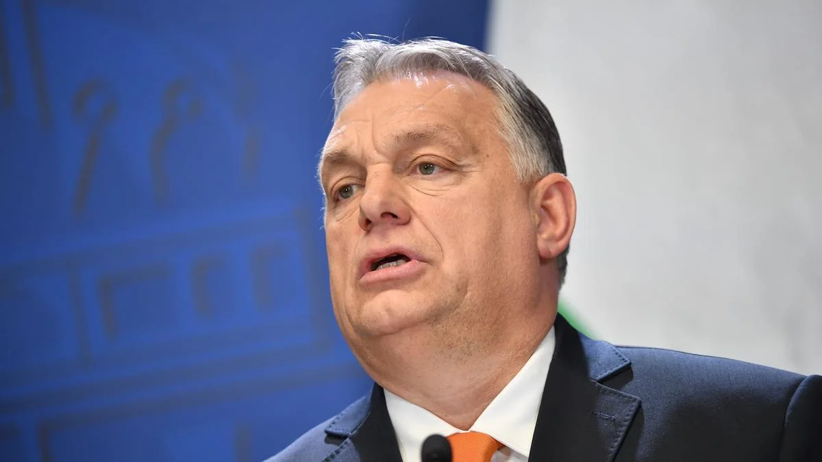 Víktor Orban bate joc de Parlamentul European pe Twitter
