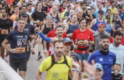 Salvador Illa, unul dintre cei 30.000 de alergători din Maratonul Valencia