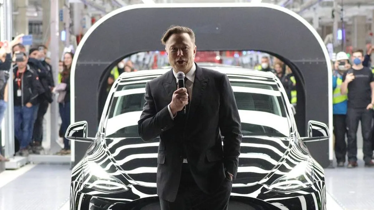 Musk rupe vraja pe care o țesese în jurul lui Tesla