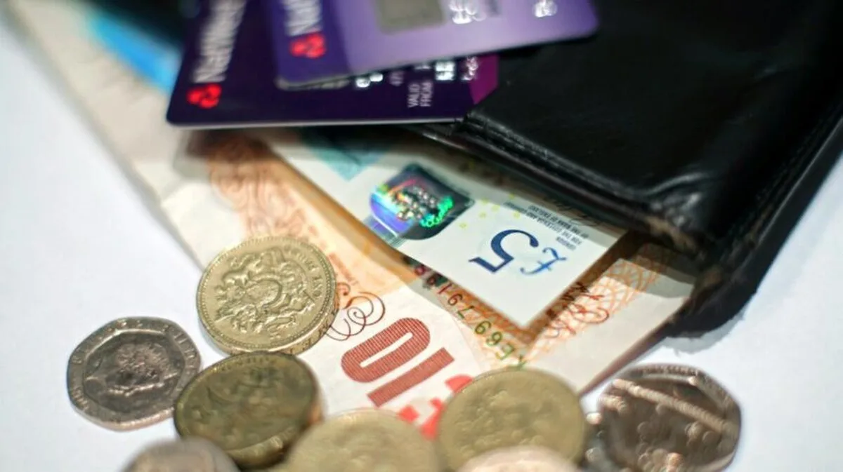 Veniturile disponibile în Marea Britanie vor scădea cu 3,8% în 2023