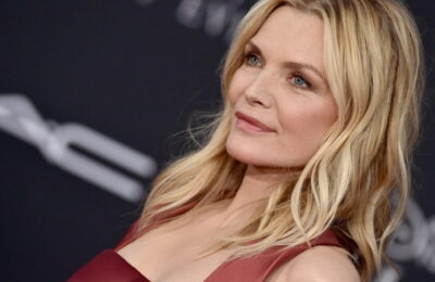 Noul Blunt Bob al lui Michelle Pfeiffer este dovada că 2023 va fi doar despre părul scurt – Vezi fotografiile