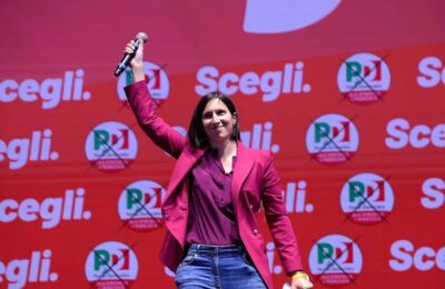 Elly Schlein: „Sunt femeie, nu sunt mamă.  Dar asta nu mă face să fiu mai puțin femeie”.