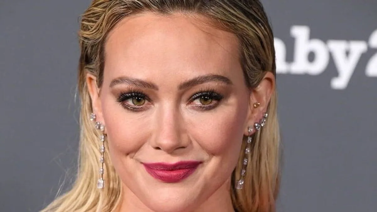 cui este bun și cum să îl folosești pentru machiajul ochilor și buzelor   Vanity Fair Italia