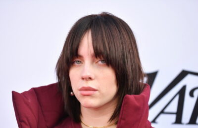 Billie Eilish vorbește despre „sindromul impostorului” de care suferă.  Asta e
