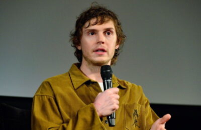 Evan Peters a povestit toate dificultățile cu care s-a confruntat pentru a interpreta Jeffrey Dahmer