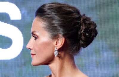 coafuri de petrecere inspirate regal   Vanity Fair Italia
