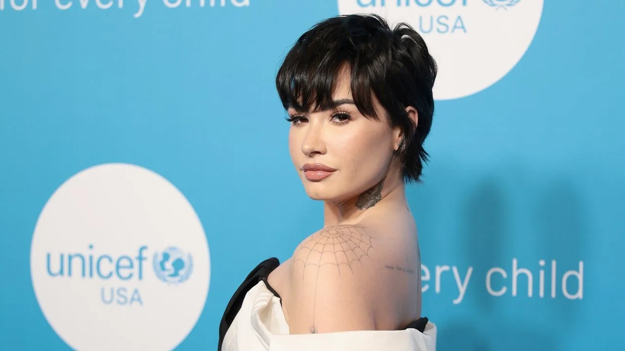 Ce este bixie, noua tunsoare de Demi Lovato