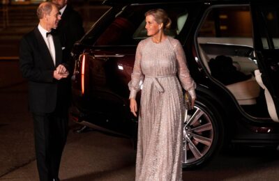 Sophie de Wessex, ducesa strălucește pentru o noapte   Vanity Fair Italia