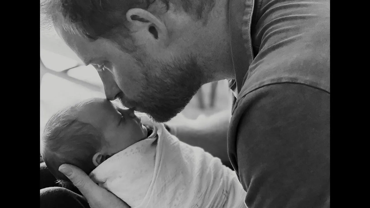 Harry și Meghan Markle, fotografii nepublicate ale copiilor lor în primele episoade din docuserie