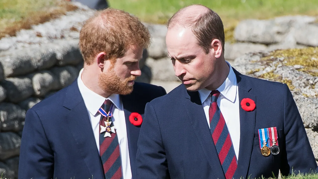 Oamenii din interior spun că Prințul William este deja furios din cauza scurgerilor de memorii ale Prințului Harry