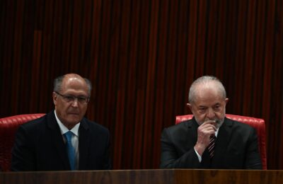 Lula plânge la primirea diploma de președinte ales