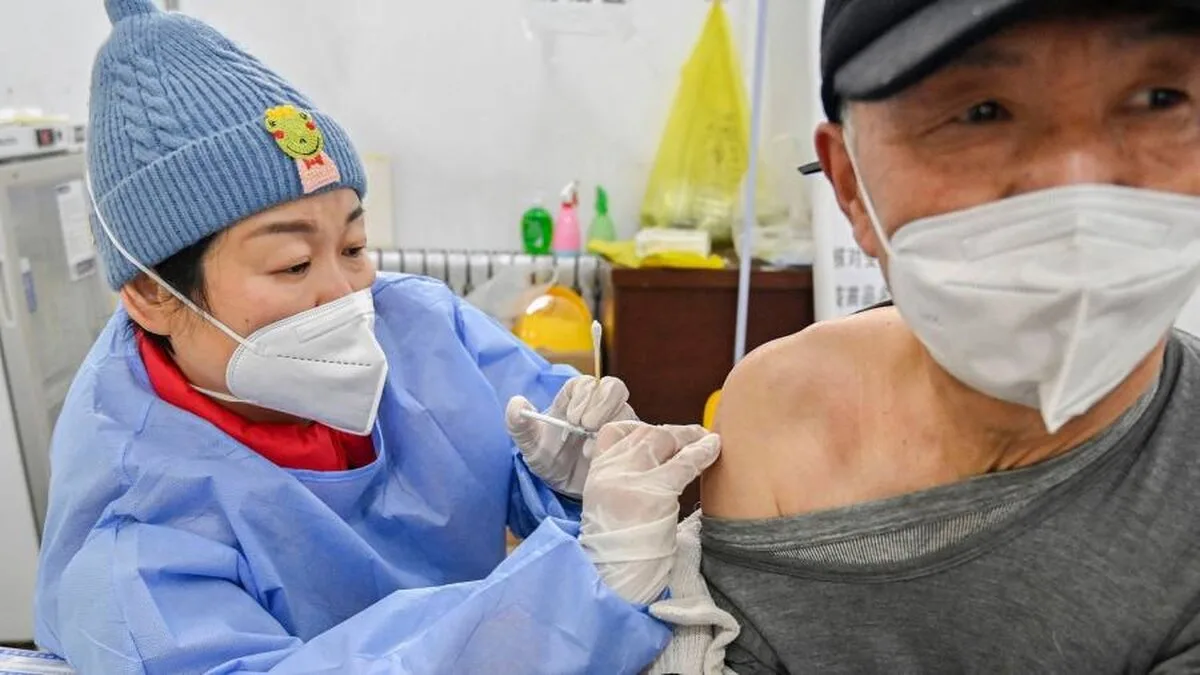 China intensifică monitorizarea variantei Covid, deoarece țările impun limite de intrare