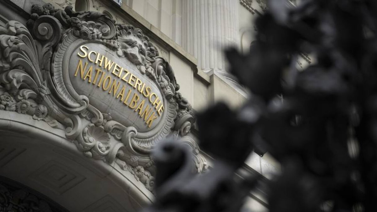 Banca centrală elvețiană crește rata dobânzii cu 50 de puncte de bază