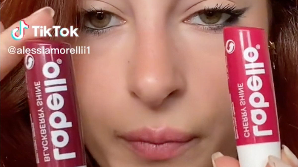 Pentru că acum suntem cu toții obsedați de balsam de buze