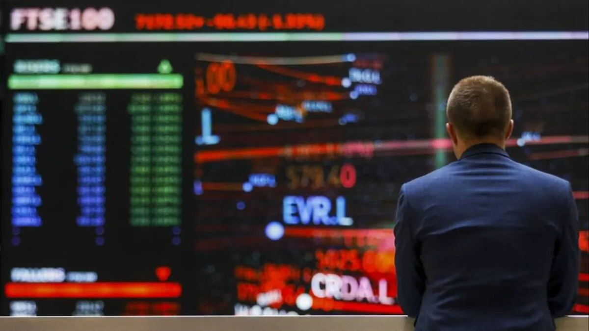FTSE 100 este pe cale să depășească FTSE 250 cu o marjă record