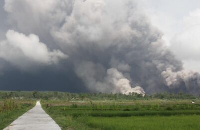 Alertă maximă în Java din cauza erupției vulcanului Semeru