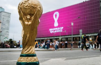 La Cupa Mondială din Qatar din 2022 poți fi gay, dar nu vei avea voie să o arăți