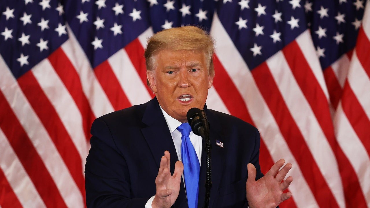 Sunetul pe care îl auzi este Donald Trump care se înfurie împotriva tipului de la stația de omlete din Mar-a-Lago pentru noile sondaje din 2024