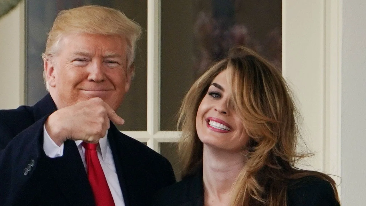 Hope Hicks apare pentru a răsuci cuțitul în timp ce comitetul 1/6 roagă DOJ să-l judece pe Donald Trump