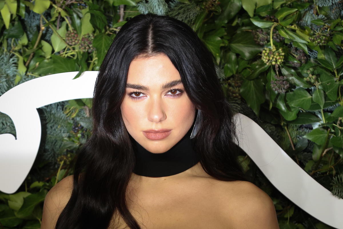 Dua Lipa: fizică, iubit, înălțime, origine și cântece