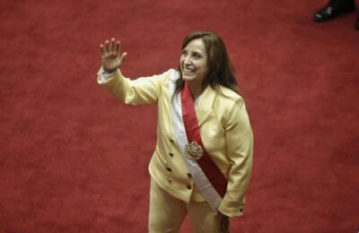 Dina Boluarte, avocatul cu tradiție de stânga care a devenit primul președinte al Peruului