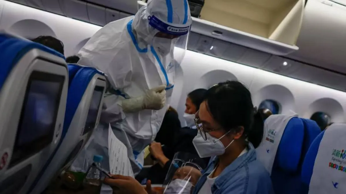 FirstFT: China va ridica carantina pentru călătorii care intră