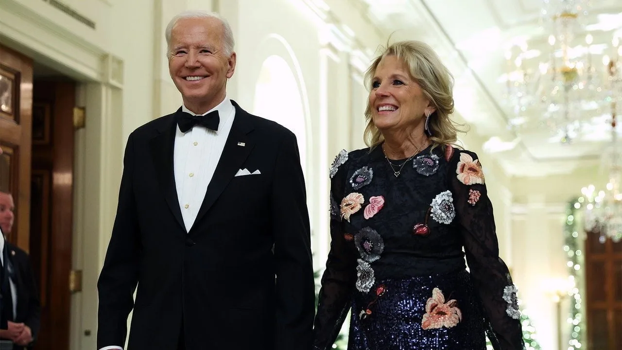 Apelurile video de vacanță a lui Jill Biden revin în era LOLCat