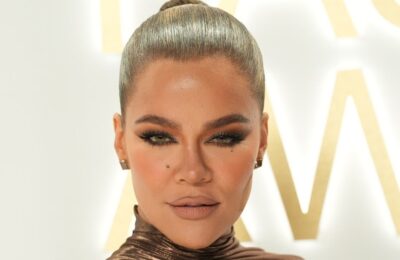 Khloé Kardashian arată complet diferit, cu breton lung și agitat – vezi imagini