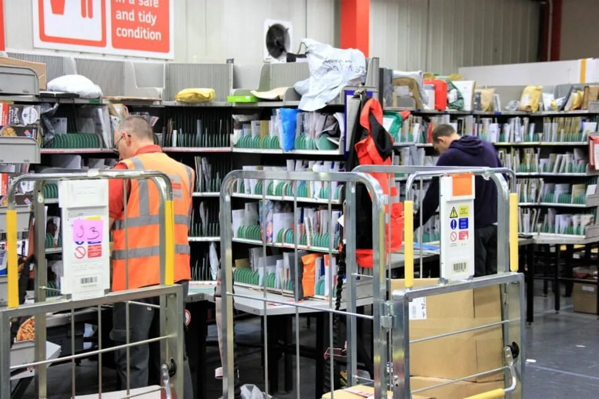 Este posibil ca Royal Mail să fi pierdut 200 de milioane de lire sterline din cauza grevelor