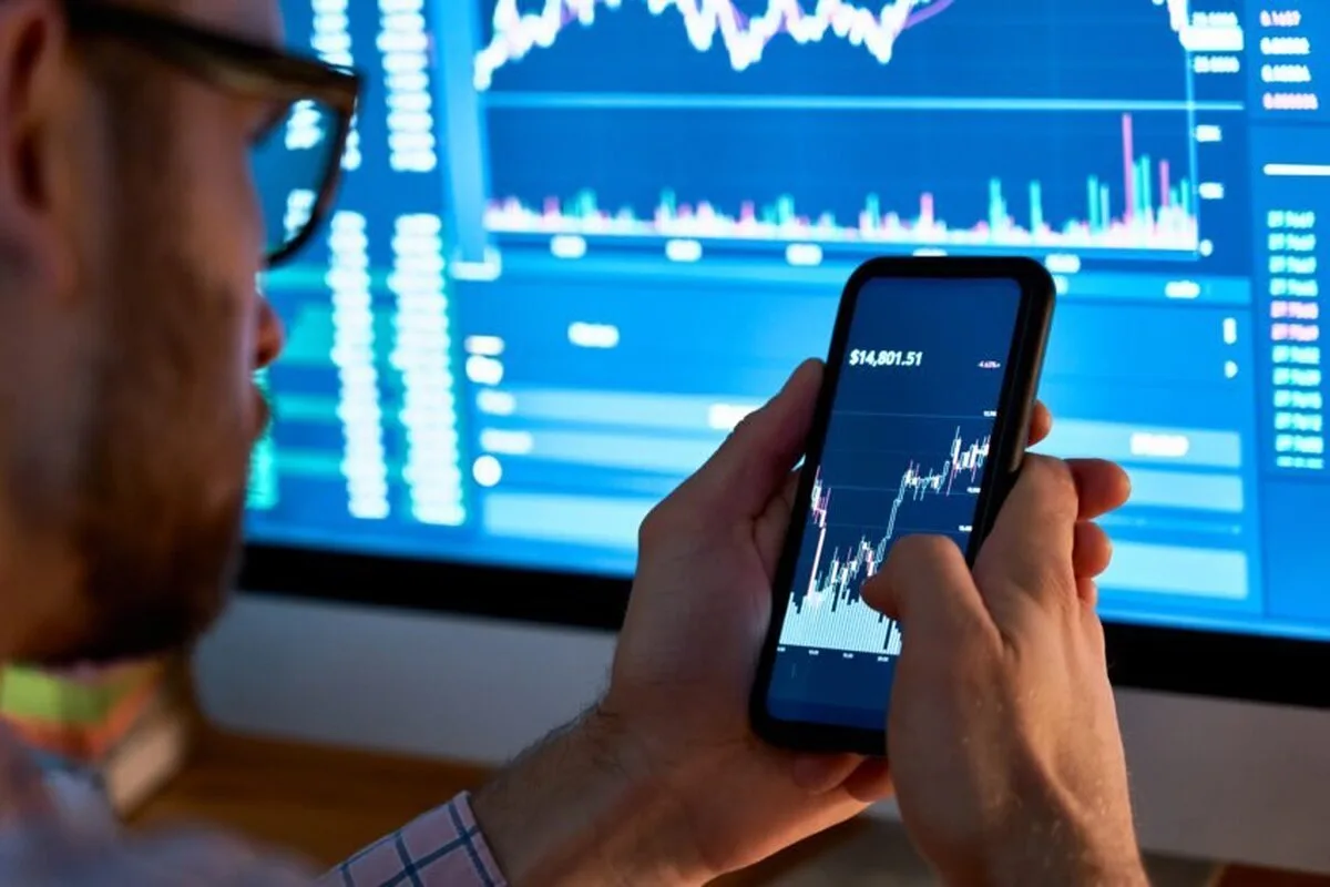 Trading pentru începători: evaluarea opțiunilor de top pentru căutătorul începător