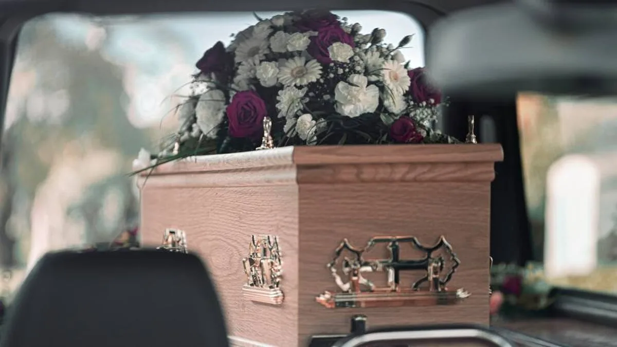 Furnizorul de servicii funerare Dignity în discuții cu consorțiul pentru preluarea în valoare de 262 de milioane de lire sterline