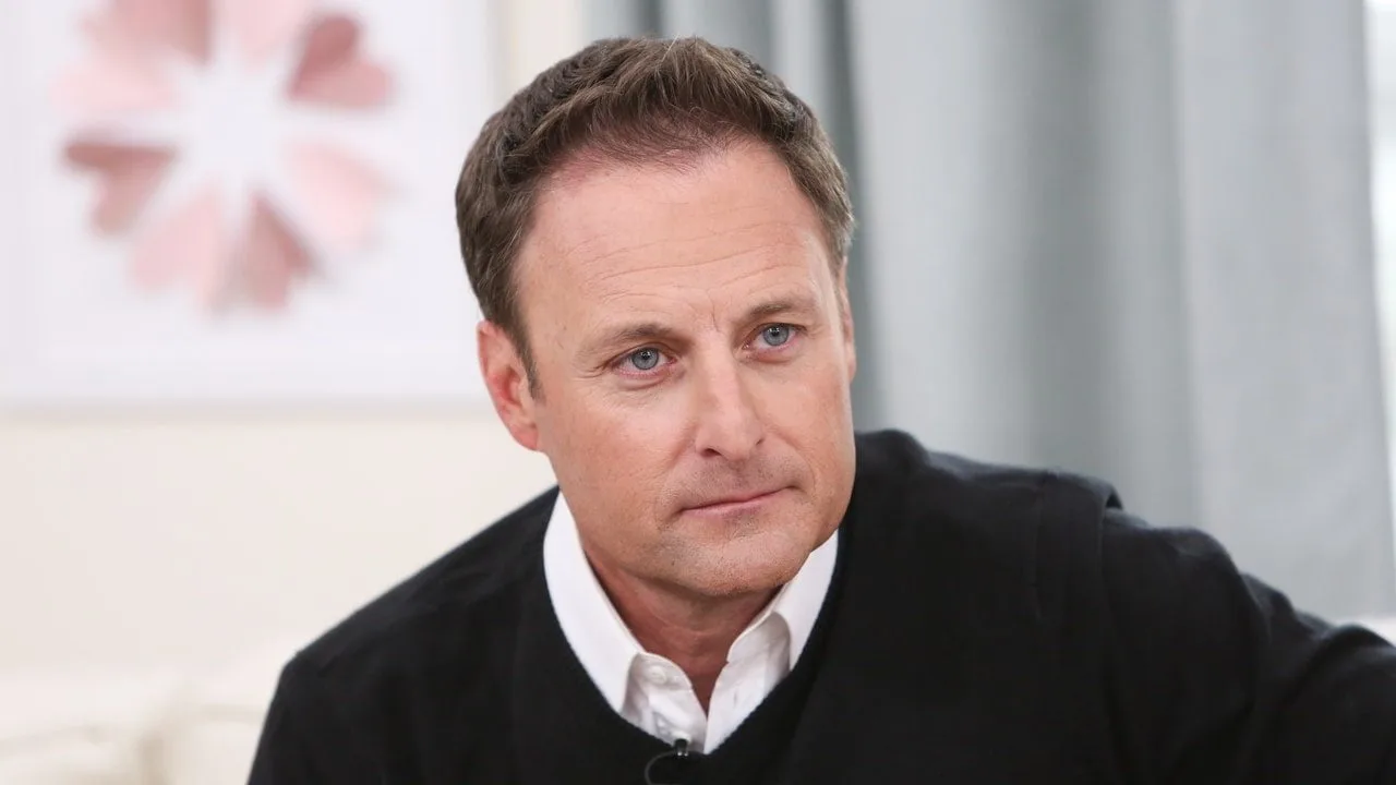 Chris Harrison povestește în cele din urmă totul despre ieșirea sa „confuză și înfricoșătoare” din „The Bachelor”.